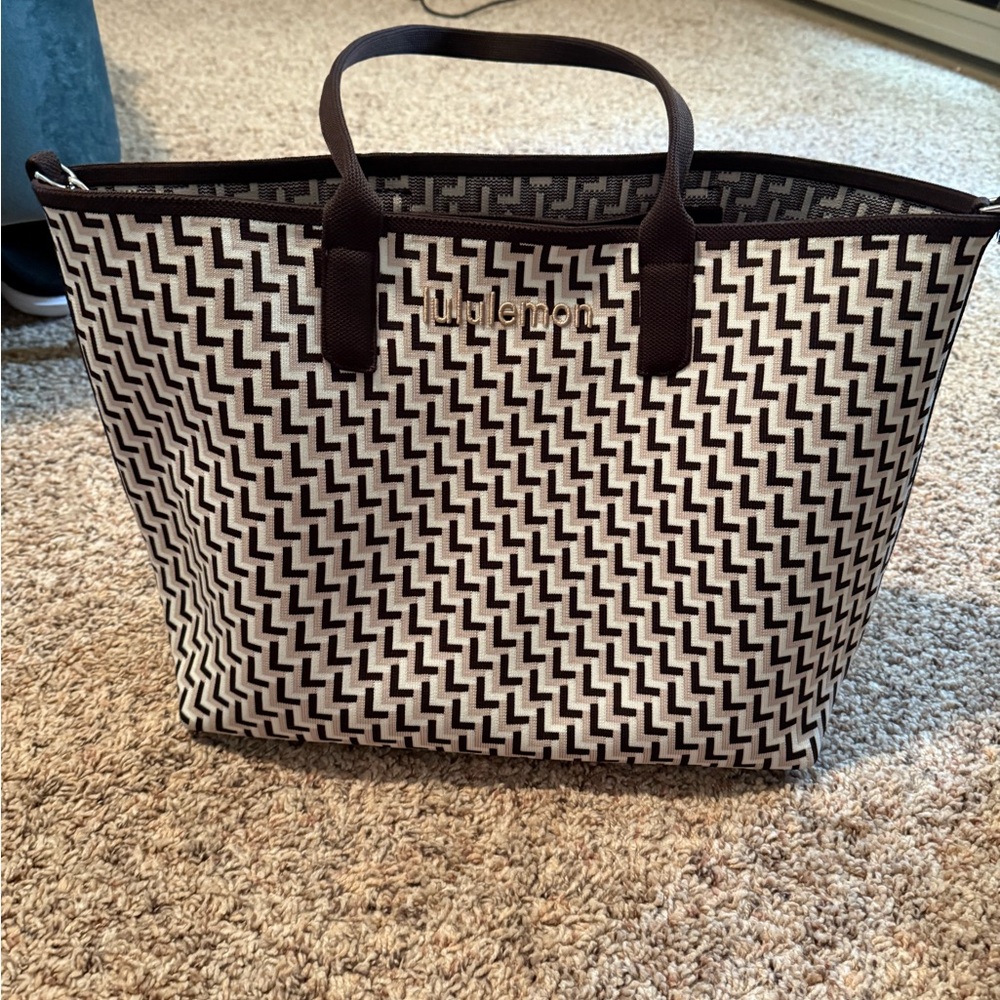 NWOT Lululemon Tote